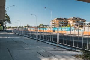 8FT-Freestanding-Steel-Roadside-Pedestrian-Barriers