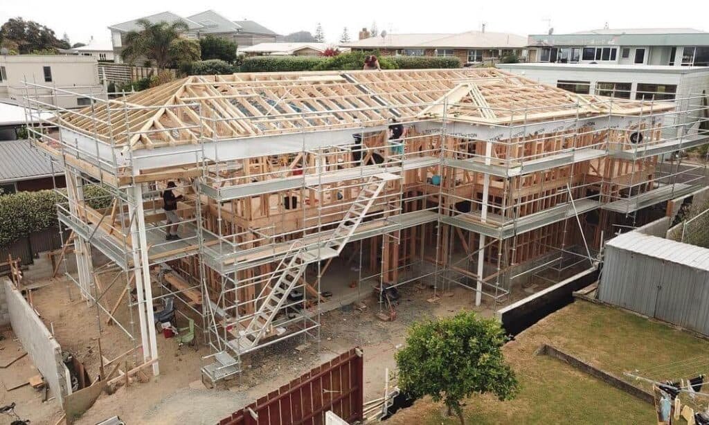 Scaffolds-roof-edge-protection