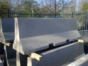 concrete jersey barrier with feature forklift slots
