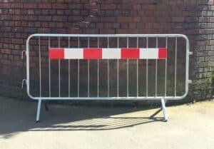 hi-vis_red_and_white_fixed_leg_crowd_barrier