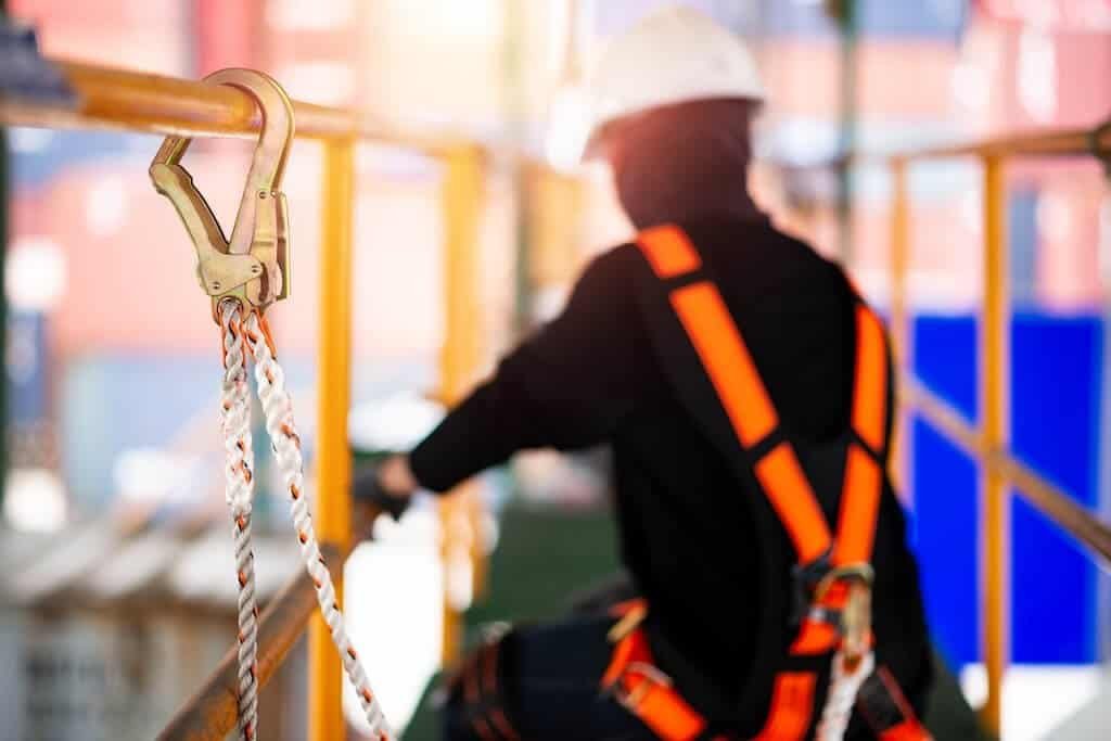 Workplace-Fall-Protection-How-to-Use-a-Personal-Fall-Arrest-System